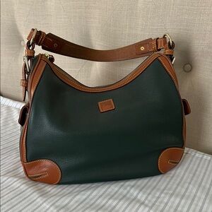 Elegant Green and Brown Leather Shoulder Bag